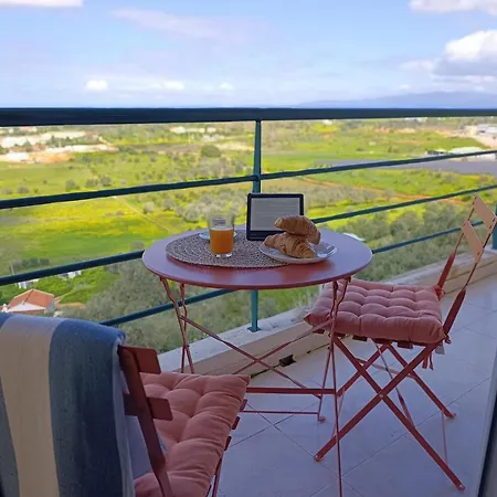 Apartment Dinas View *